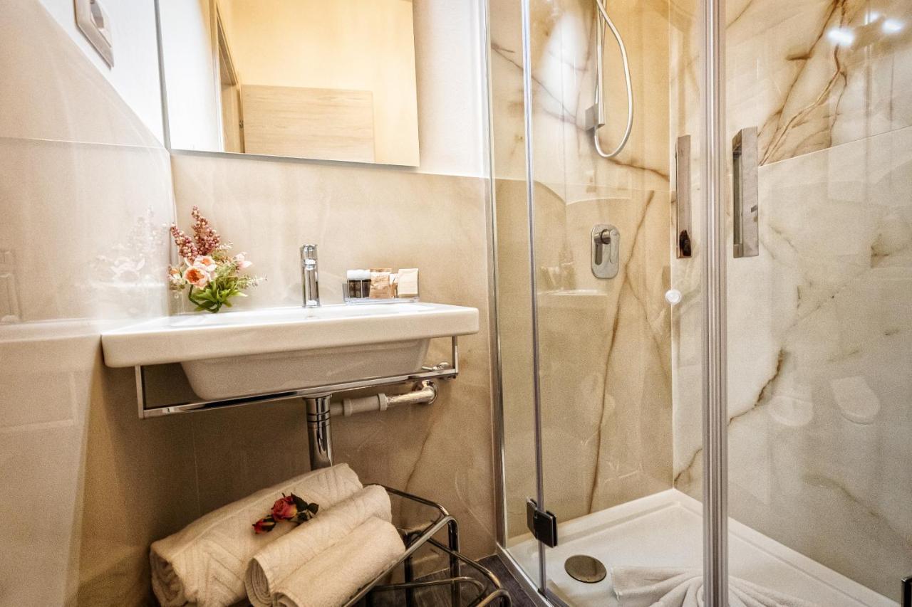 Sinfonia 23 Hotel Ravenna Bagian luar foto