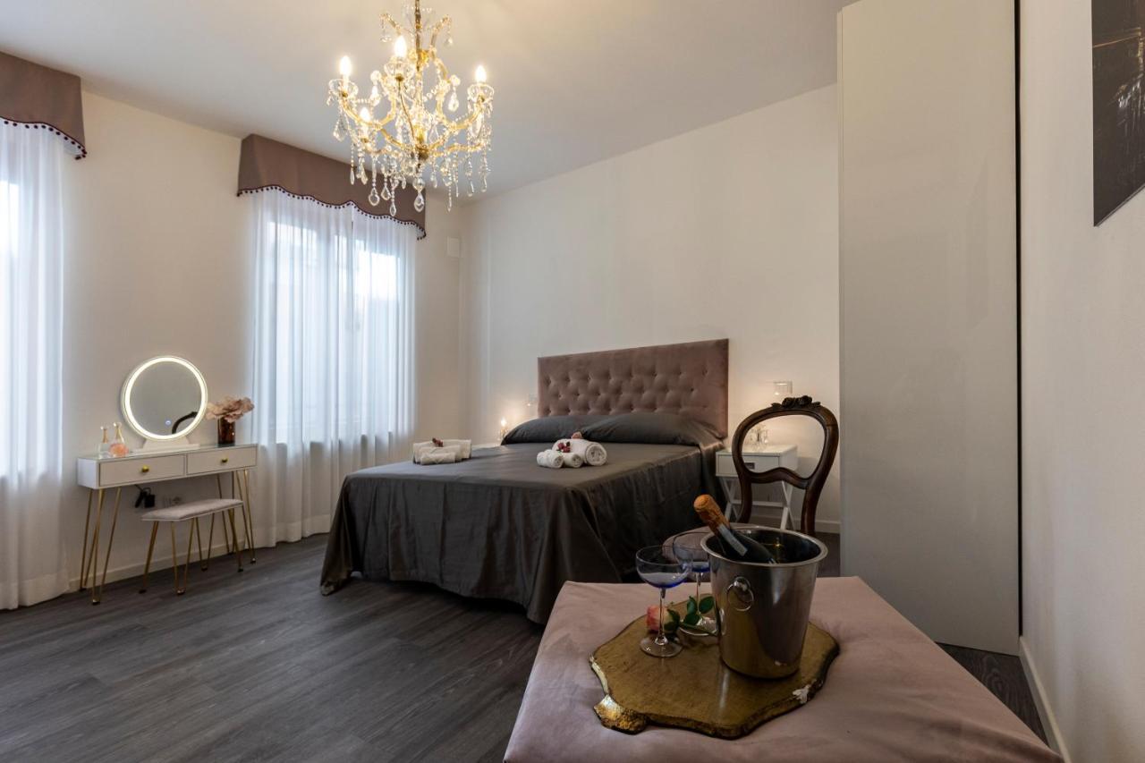 Sinfonia 23 Hotel Ravenna Bagian luar foto