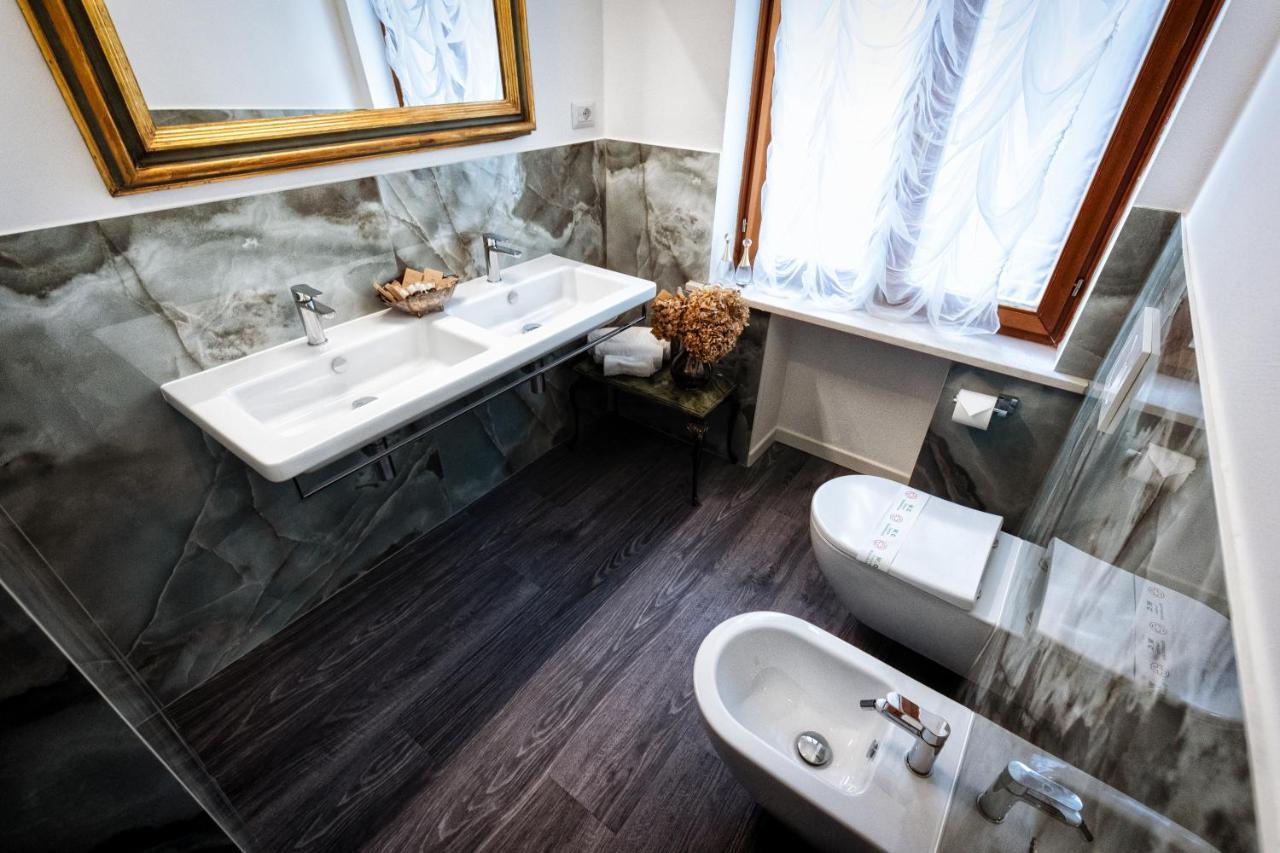 Sinfonia 23 Hotel Ravenna Bagian luar foto