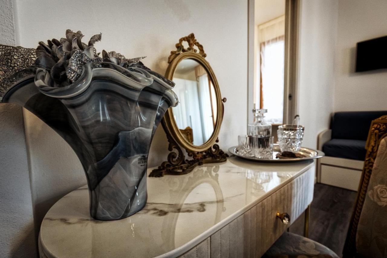 Sinfonia 23 Hotel Ravenna Bagian luar foto